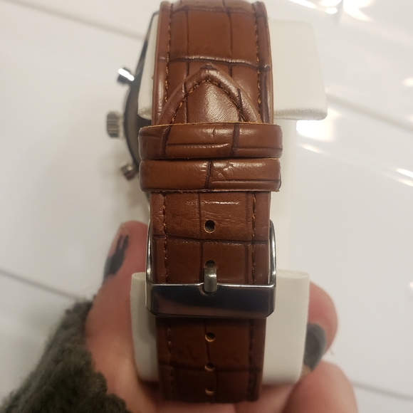 Van Heusen mens watch - Picture 2 of 4